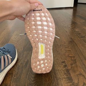 Adidas Boost Women’s 7.5